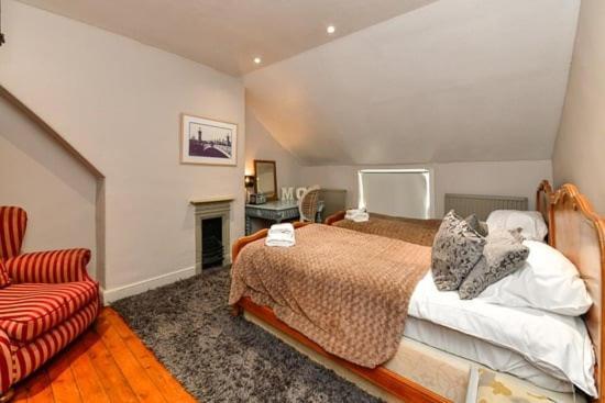 Quirky 4 Bedroom Apartment With Terrace Cardiff Exterior photo