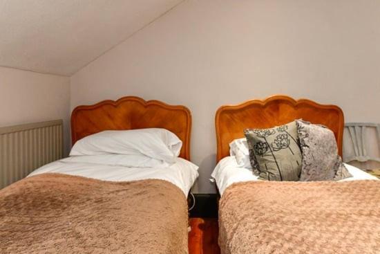 Quirky 4 Bedroom Apartment With Terrace Cardiff Exterior photo